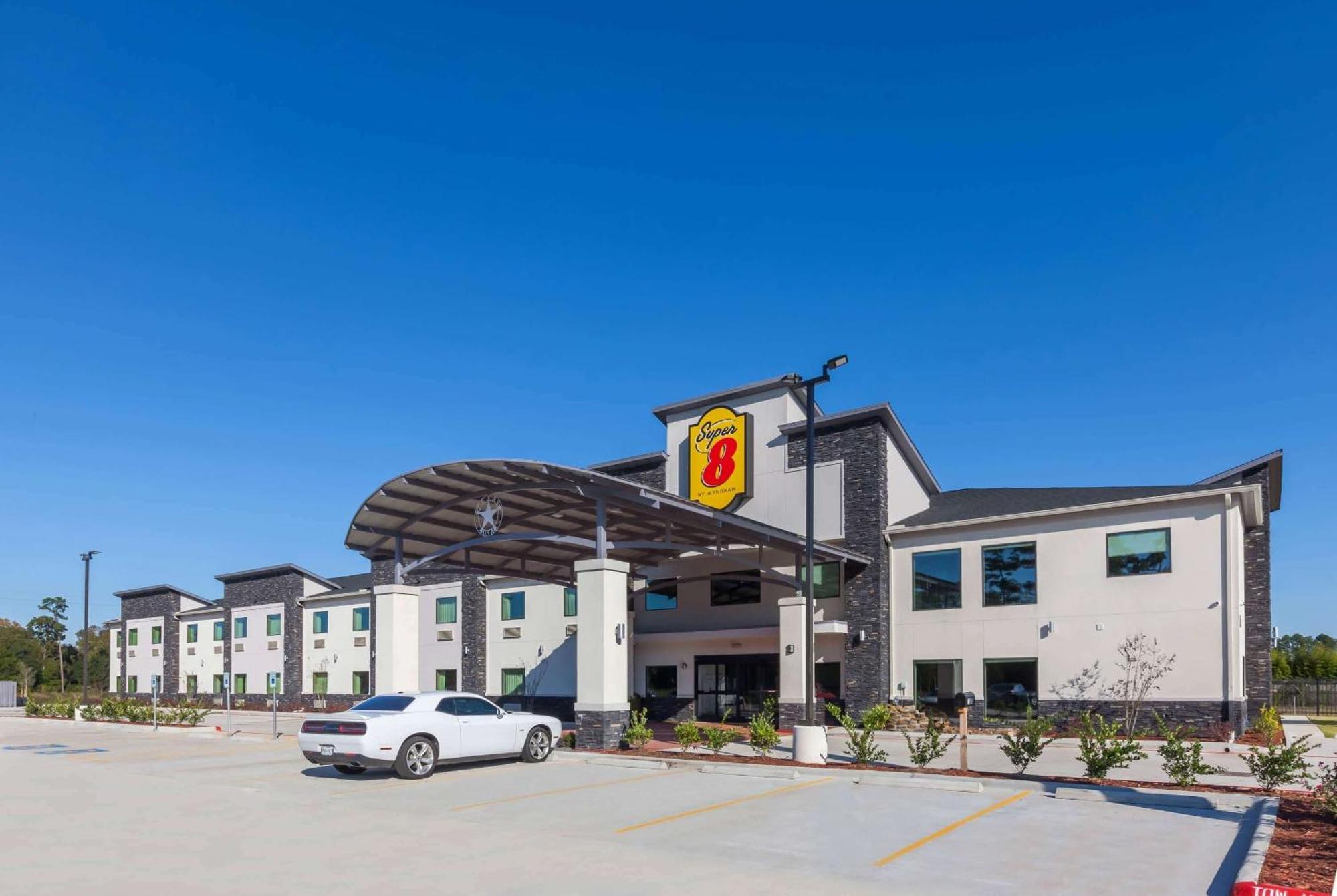 Super 8 By Wyndham Kingwood Houston North Hotel Porter Exterior photo
