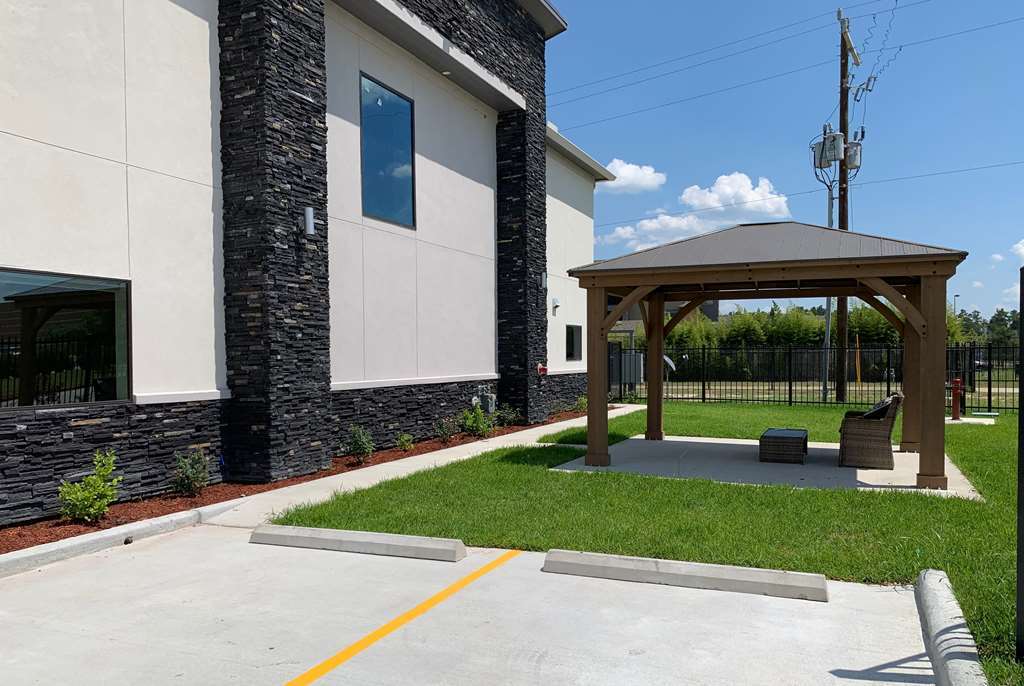 Super 8 By Wyndham Kingwood Houston North Hotel Porter Exterior photo